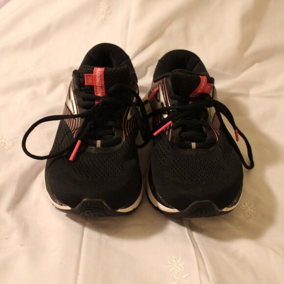 Shoes-007 - Picture 1 of 3
